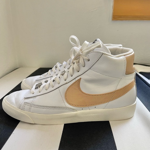 Men’s Nike Blazer Mid ‘77 Vintage Sneaker - Picture 8 of 11